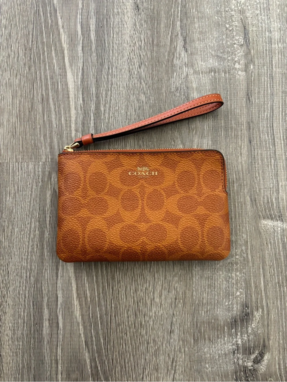 Coach Corner Zip Wristlet In Signature Canvas - Picture 2 of 7